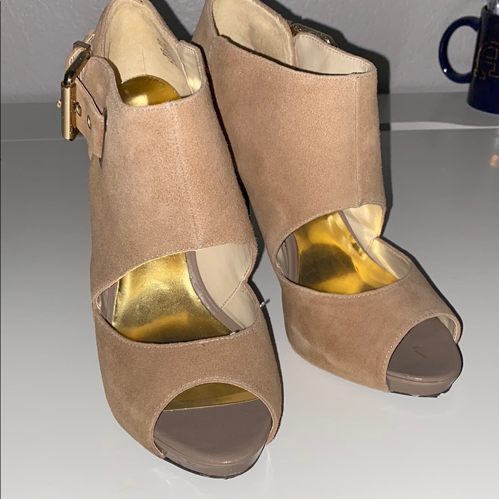 Elegant Tan Peep-Toe Heels